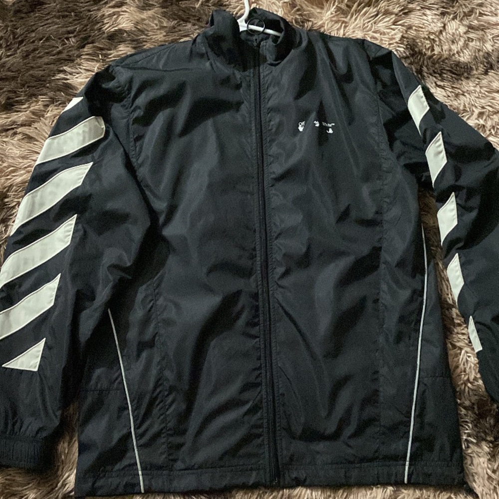 Off-white wind breaker jacket. Size Medium
